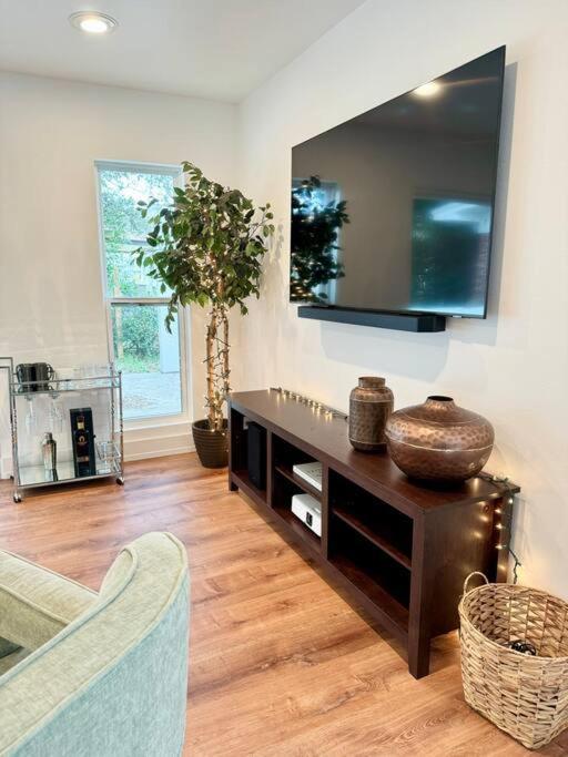 Downtown Dream- Relaxing Escape In Downtown Pensacola Villa Екстериор снимка